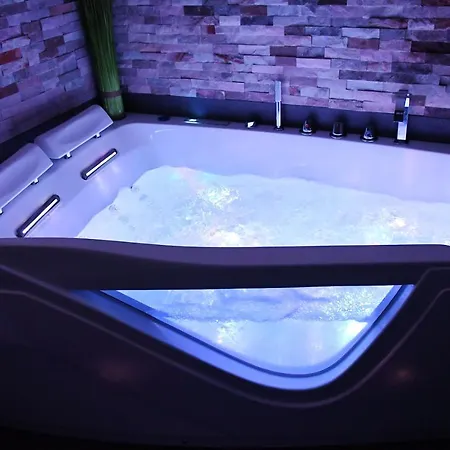 Tropical Et Jacuzzi Balneotherapie * Draveil